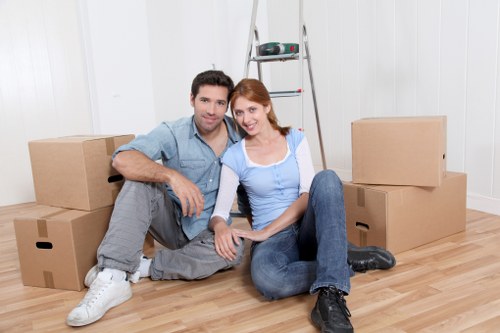 Packing and organising items for short-term storage in Kensal Green
